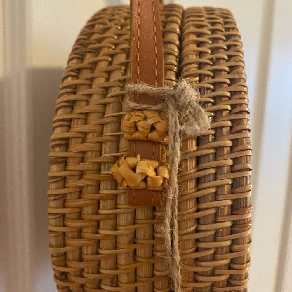 Bamboo hangbag - Picture 3 of 5